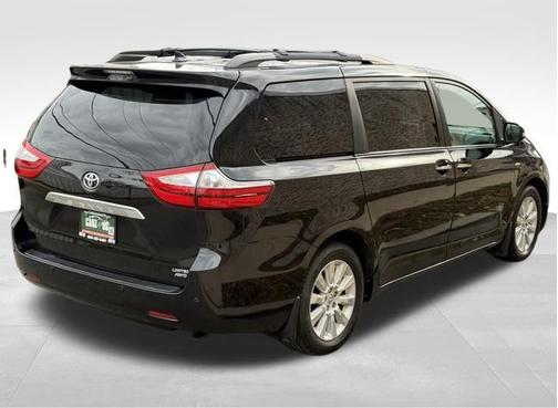 2016 Toyota Sienna XLE