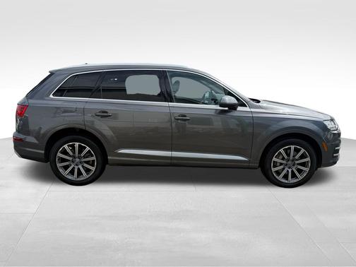 2019 Audi Q7 45 Premium Plus