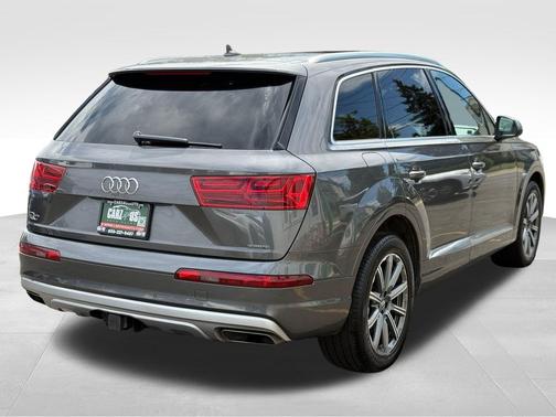 2019 Audi Q7 45 Premium Plus