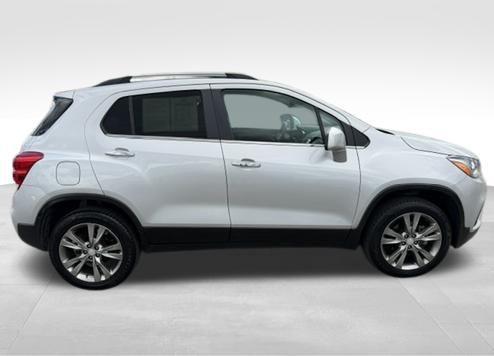 Silver Ice Metallic 2019 Chevrolet Trax LT