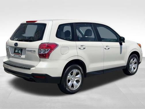 Satin White Pearl 2014 Subaru Forester 2.5i