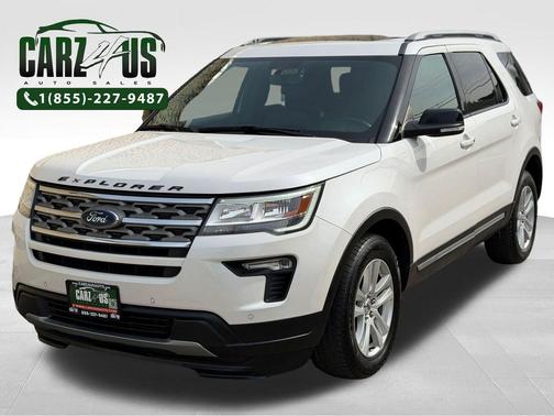 White Platinum 2018 Ford Explorer XLT