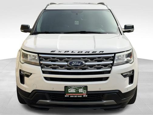 White Platinum 2018 Ford Explorer XLT