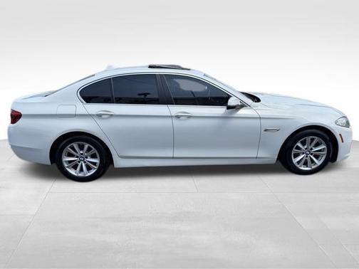 2016 BMW 528 528i