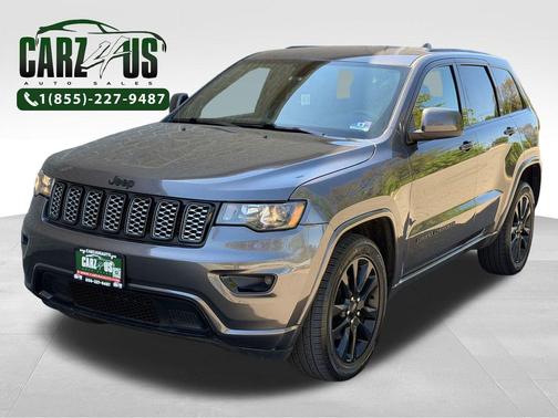 Granite Crystal Metallic Clearcoat 2017 Jeep Grand Cherokee Altitude