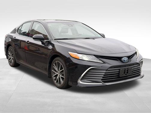 Midnight Black Metallic 2021 Toyota Camry Hybrid XLE