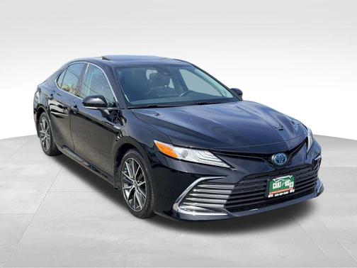 Midnight Black Metallic 2021 Toyota Camry Hybrid XLE