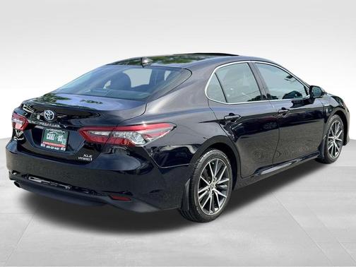 Midnight Black Metallic 2021 Toyota Camry Hybrid XLE