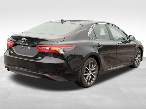 Midnight Black Metallic 2021 Toyota Camry Hybrid XLE