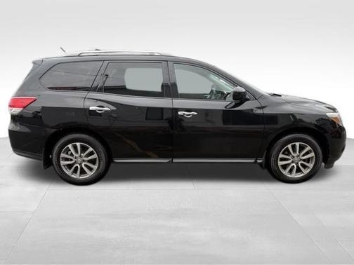 2016 Nissan Pathfinder S
