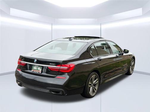 Black Sapphire Metallic 2019 BMW 740 xDrive