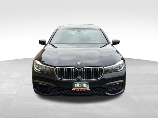 Black Sapphire Metallic 2019 BMW 740 xDrive