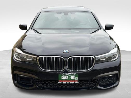 Black Sapphire Metallic 2019 BMW 740 xDrive