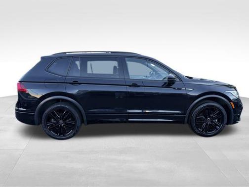 2022 Volkswagen Tiguan 2.0T SE R-Line Black 4MOTION