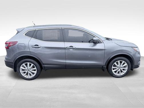 Gun Metallic 2022 Nissan Rogue Sport SV
