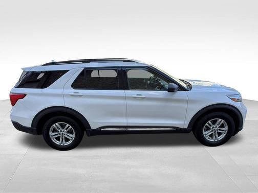 Oxford White 2020 Ford Explorer XLT