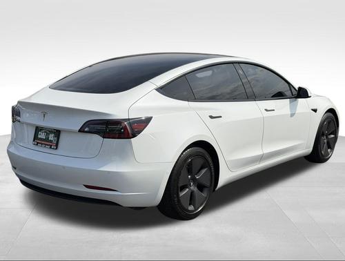 Pearl White Multi-Coat 2022 Tesla Model 3 Standard Range