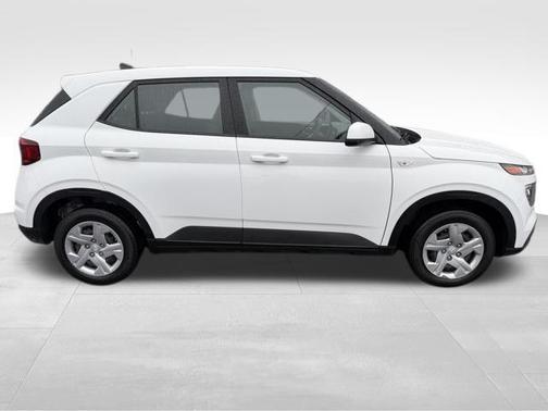 2020 Hyundai VENUE SE