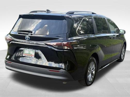 2024 Toyota Sienna XLE 7 Passenger