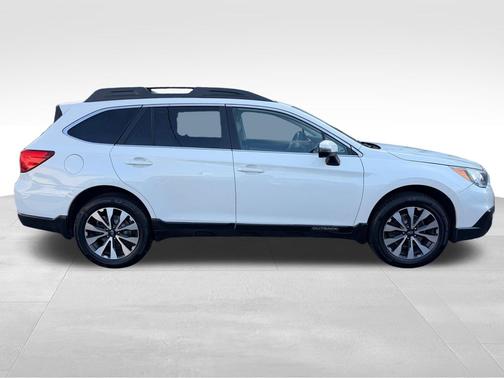 Crystal White Pearl 2016 Subaru Outback 2.5i Limited