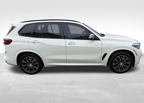 2021 BMW X5 M50i