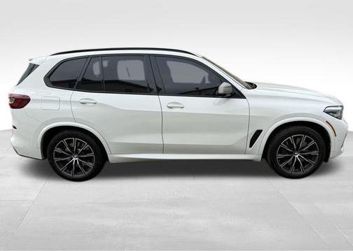 2021 BMW X5 M50i