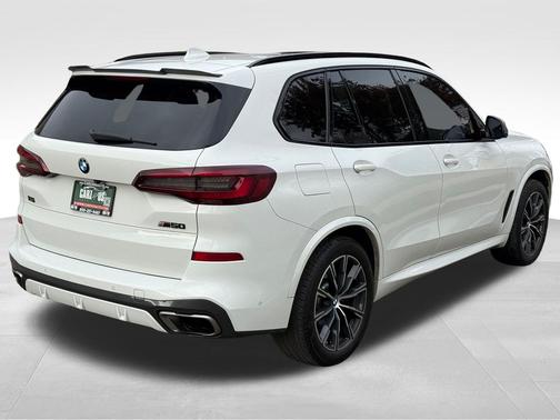 2021 BMW X5 M50i
