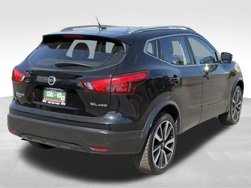 Magnetic Black Pearl 2019 Nissan Rogue Sport SL