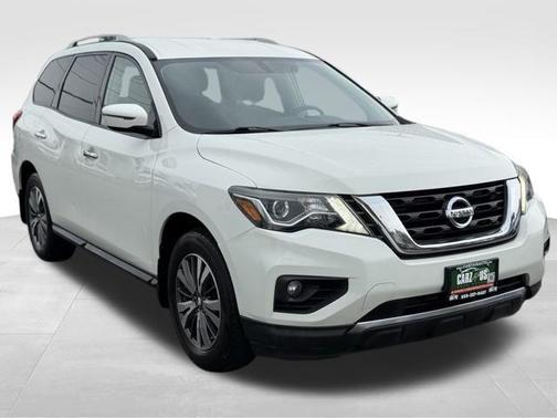2017 Nissan Pathfinder SV