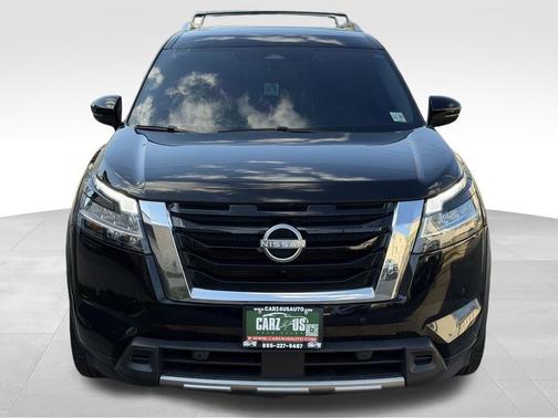 Super Black 2024 Nissan Pathfinder SL 4WD
