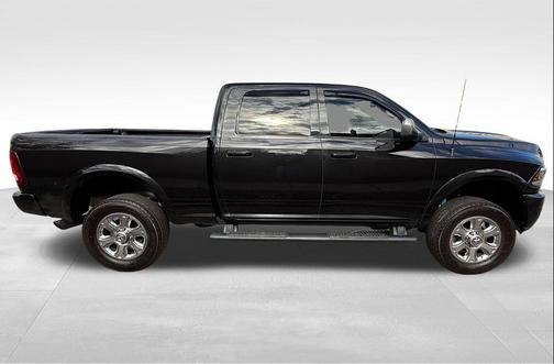 2018 RAM 2500 Laramie Crew Cab 4x4 6'4' Box