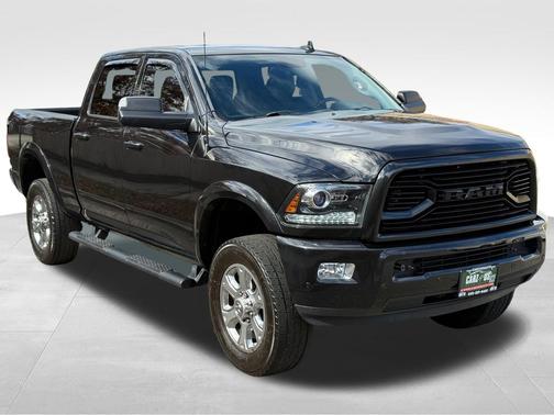 2018 RAM 2500 Laramie Crew Cab 4x4 6'4' Box