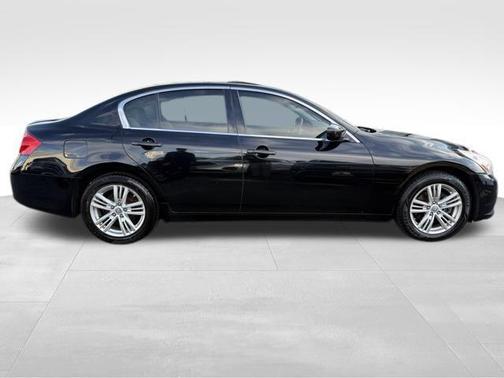 2010 INFINITI G37x Base