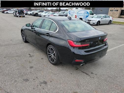 Photo 3 of 15 of 2020 BMW 330 i xDrive