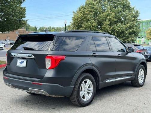 Black 2022 Ford Explorer XLT