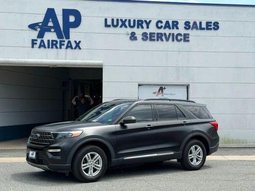 Black 2022 Ford Explorer XLT