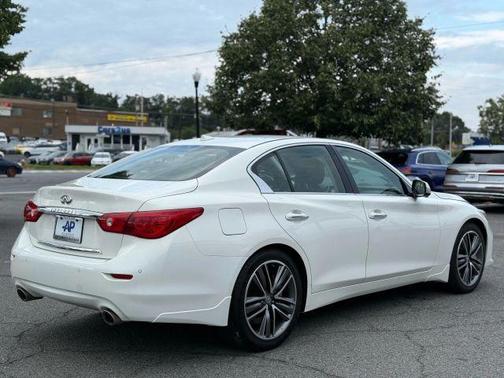 2015 INFINITI Q50 Premium