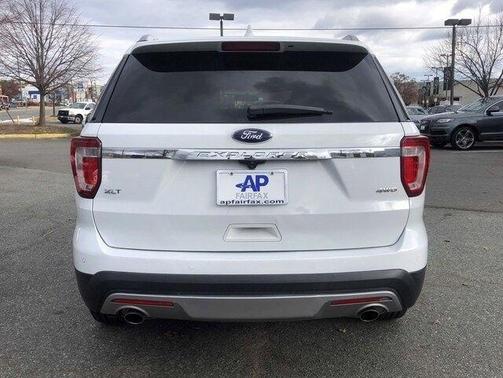 Photo 5 of 35 of 2017 Ford Explorer XLT