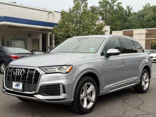 2022 Audi Q7 45 Premium