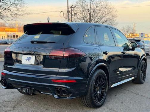 2016 Porsche Cayenne GTS