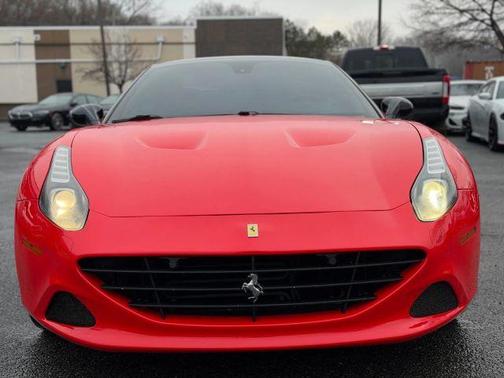 Red 2015 Ferrari California T