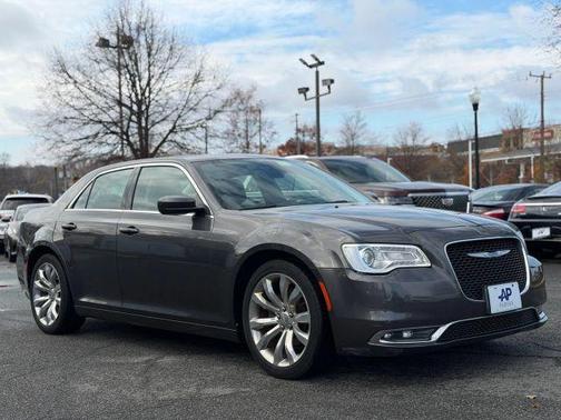 2018 Chrysler 300 Touring