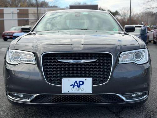 2018 Chrysler 300 Touring