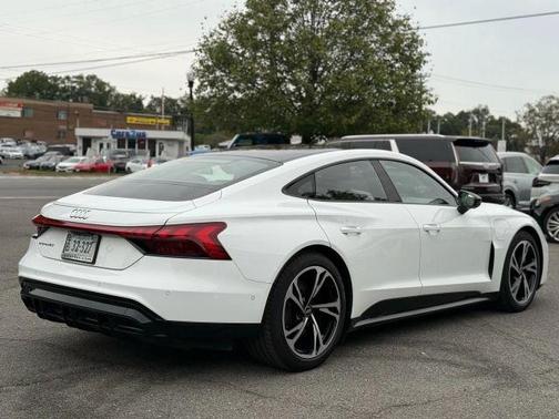 2022 Audi e-tron GT Premium Plus
