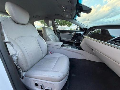 Casablanca White 2017 Genesis G80 3.8