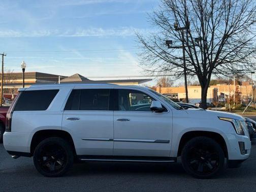 2019 Cadillac Escalade Luxury