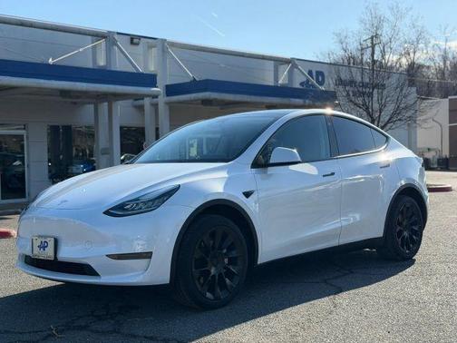 White 2023 Tesla Model Y Long Range