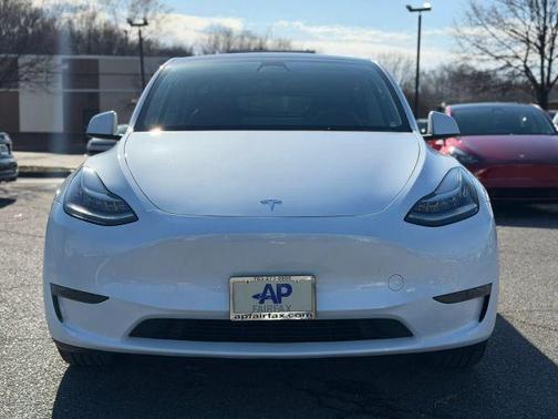 White 2023 Tesla Model Y Long Range