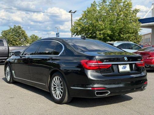 Black 2016 BMW 750 i xDrive