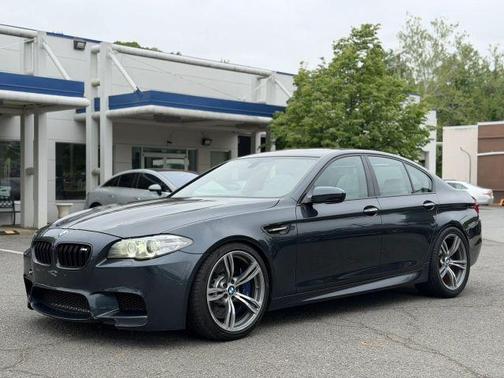 Gray 2014 BMW M5 Base